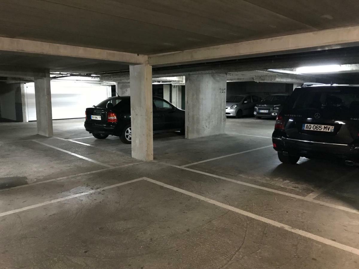 F2 Paris 10Eme Gare Du Nord - Stade De France - Parking Saint-Denis  Dış mekan fotoğraf